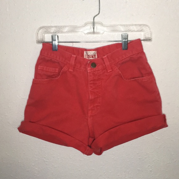 Vintage Pants - 🍎VTG Moda Itn. hi rise red mom jean shorts